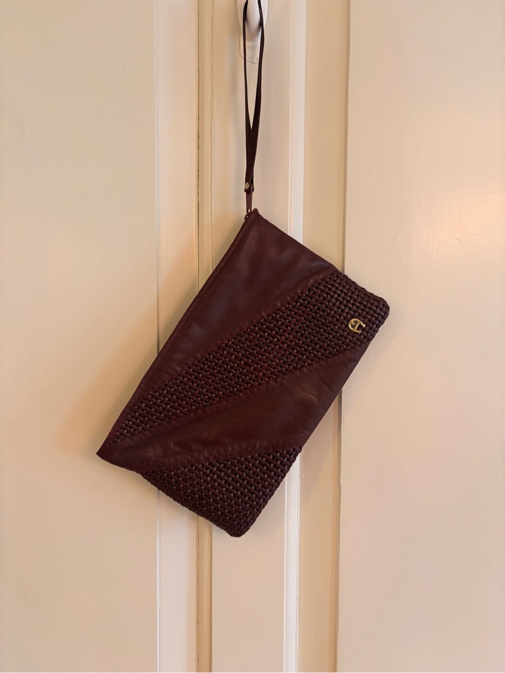 Vintage 1970s Etienne Aigner Basket Weave Leather Clutch Handbag Maroon